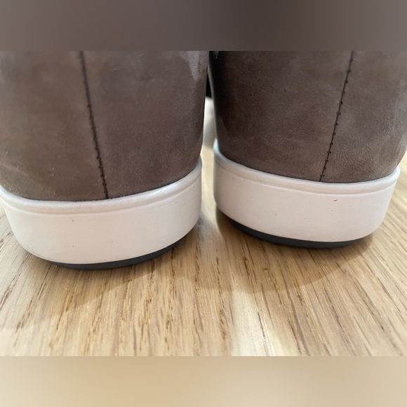 EILEEN FISHER Sport 2 Sneaker Sandal in grey perforated leather, Sz 8 - Picture 5 of 10